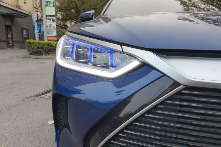 Used BYD Song PLUS New Energy 2021 DM-i 110KM Flagship PLUS Right Front Headlight