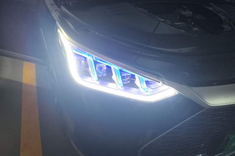 Used BYD Song PLUS New Energy 2021 DM-i 110KM Flagship PLUS Right Front Headlight