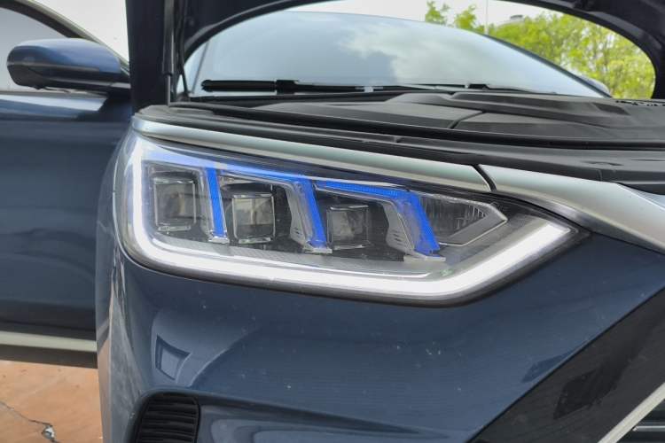 Used BYD Song PLUS New Energy 2021 DM-i 110KM Flagship PLUS 5G Edition Right Front Headlight