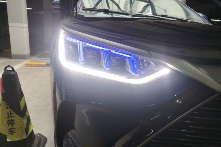 Used BYD Song PLUS New Energy 2021 DM-i 51KM Prestige Model Right Front Headlight