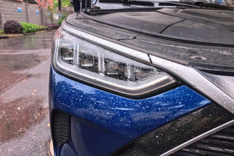 Used BYD Song PLUS New Energy 2021 DM-i 100KM Four-Wheel Drive Flagship PLUS 5G Edition Right Front Headlight