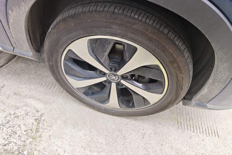 Used BYD Song PLUS New Energy 2021 DM-i 110KM Flagship PLUS Right Front Wheel Hub