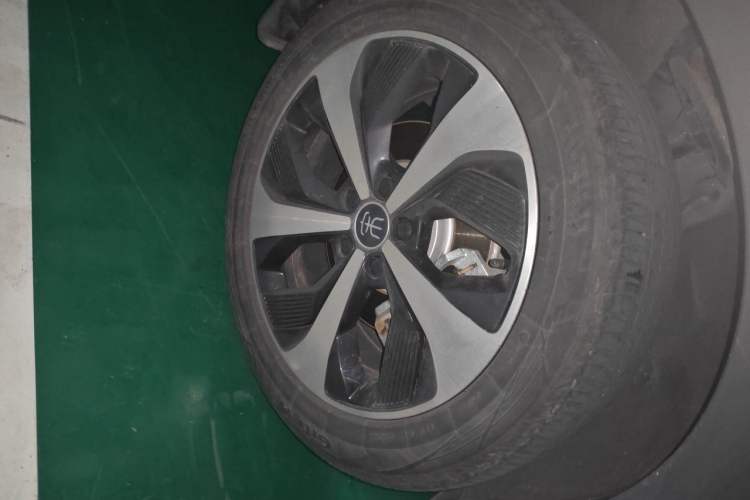Used BYD Song PLUS New Energy 2021 DM-i 110KM Flagship PLUS Right Front Wheel Hub
