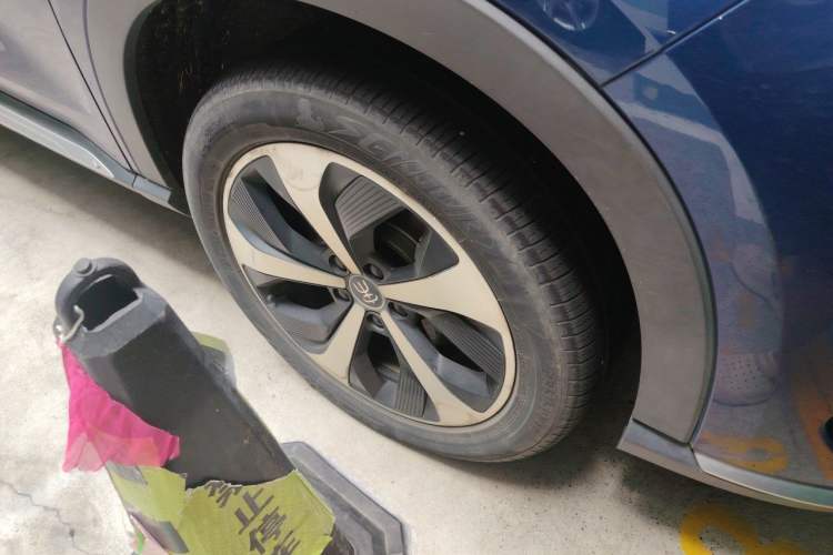 Used BYD Song PLUS New Energy 2021 DM-i 51KM Prestige Model Right Front Wheel Hub