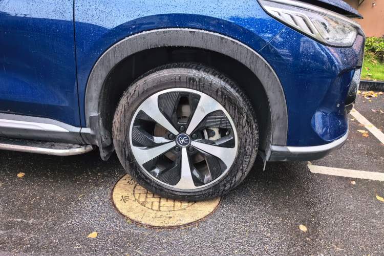 Used BYD Song PLUS New Energy 2021 DM-i 100KM Four-Wheel Drive Flagship PLUS 5G Edition Right Front Wheel Hub