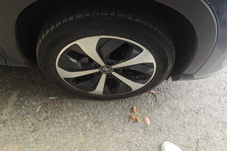 Used BYD Song PLUS New Energy 2021 DM-i 110KM Flagship PLUS Right Front Wheel Hub