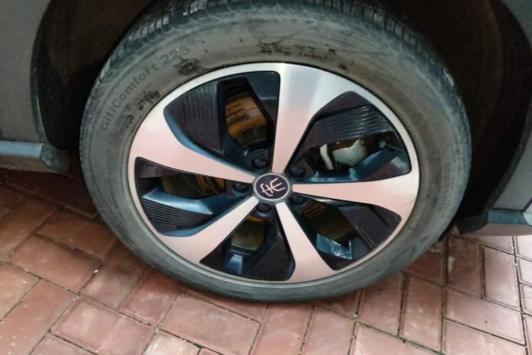 Used BYD Song PLUS New Energy 2021 DM-i 110KM Flagship PLUS Right Front Wheel Hub