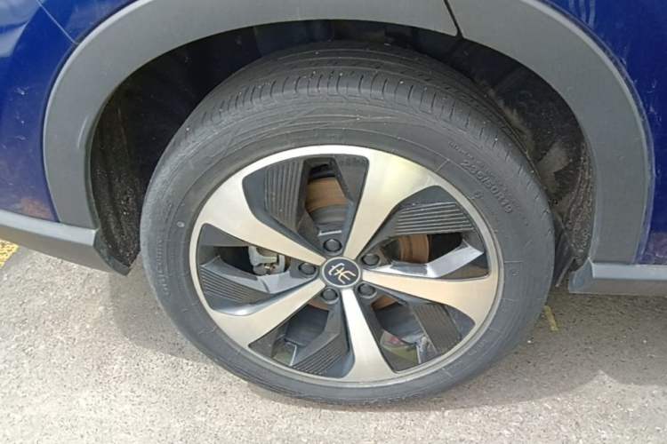 Used BYD Song PLUS New Energy 2021 DM-i 110KM Flagship PLUS Right Rear Wheel Hub