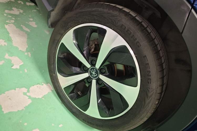 Used BYD Song PLUS New Energy 2021 DM-i 110KM Flagship PLUS Right Rear Wheel Hub