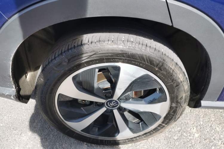 Used BYD Song PLUS New Energy 2021 DM-i 110KM Flagship Model Right Rear Wheel Hub