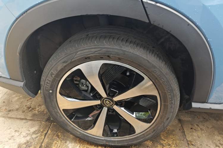 Used BYD Song PLUS New Energy 2021 DM-i 51KM Prestige Model Right Rear Wheel Hub