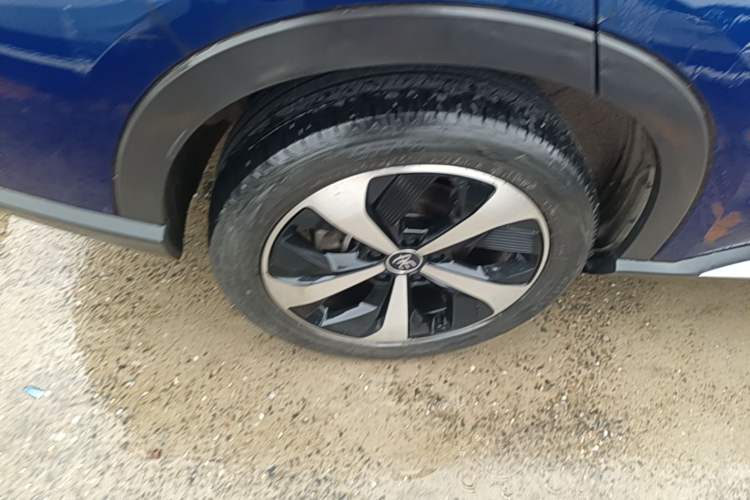 Used BYD Song PLUS New Energy 2021 DM-i 110KM Flagship Model Right Rear Wheel Hub