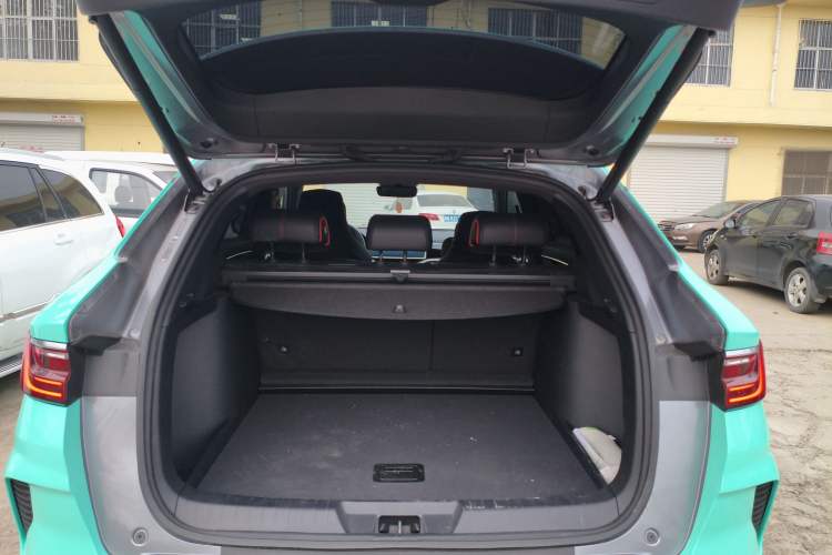 Used BYD Song PLUS New Energy 2021 DM-i 100KM Four-Wheel Drive Flagship PLUS Trunk