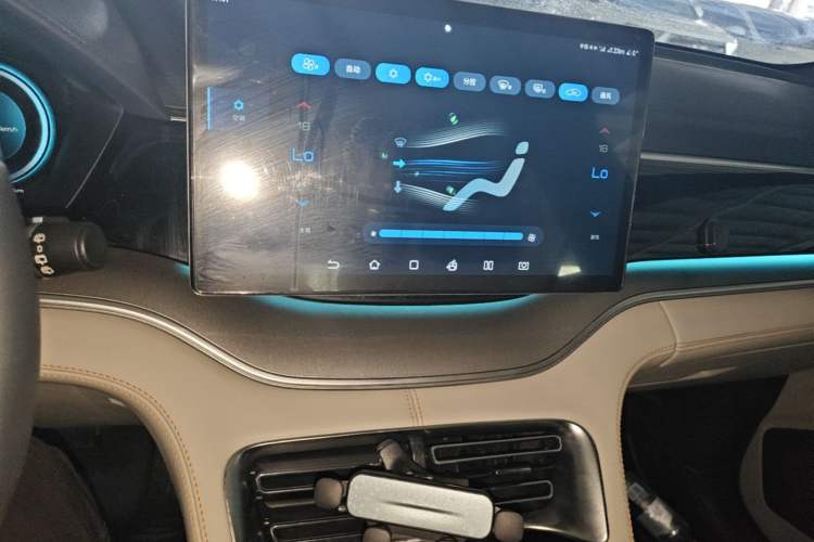 Used BYD Song PLUS New Energy 2021 EV Deluxe Model Audio And AC Panel