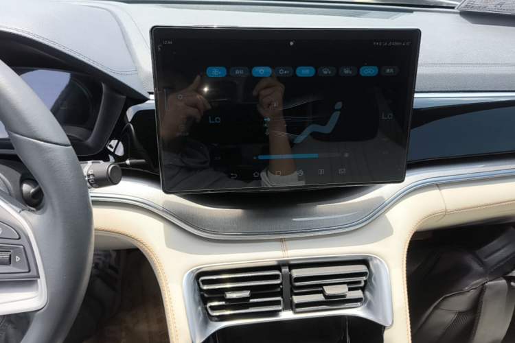 Used BYD Song PLUS New Energy 2021 EV Deluxe Model Audio And AC Panel