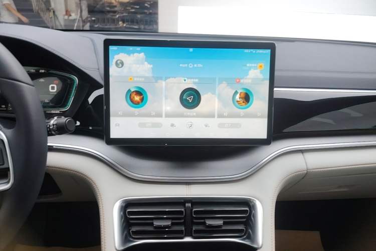 Used BYD Song PLUS New Energy 2021 DM-i 110KM Flagship Model Audio And AC Panel