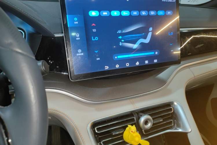 Used BYD Song PLUS New Energy 2021 DM-i 110KM Flagship Model Audio And AC Panel