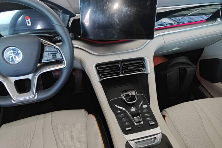 Used BYD Song PLUS New Energy 2021 DM-i 110KM Flagship Model Audio And AC Panel