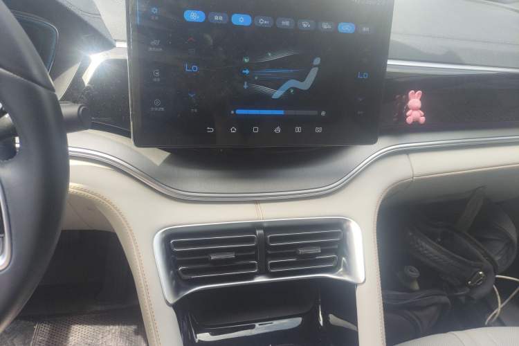Used BYD Song PLUS New Energy 2021 DM-i 100KM Four-Wheel Drive Flagship PLUS Audio And AC Panel