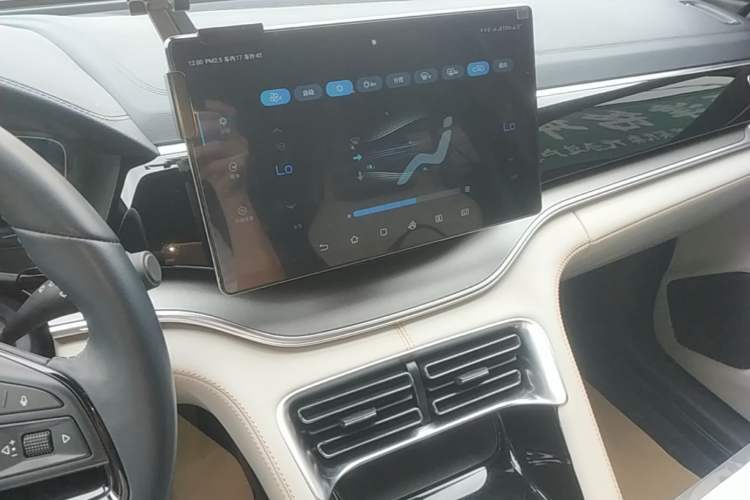 Used BYD Song PLUS New Energy 2021 DM-i 110KM Flagship Model Audio And AC Panel