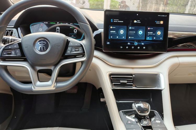 Used BYD Song PLUS New Energy 2021 DM-i 110KM Flagship Model Center Console