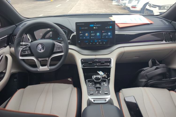 Used BYD Song PLUS New Energy 2021 DM-i 110KM Flagship Model Center Console