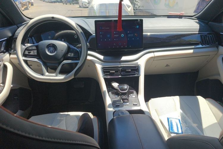 Used BYD Song PLUS New Energy 2021 EV Flagship Model Center Console