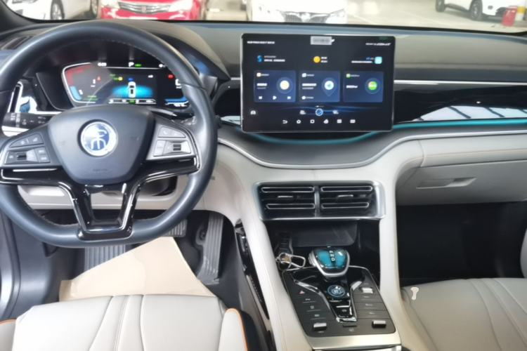 Used BYD Song PLUS New Energy 2021 DM-i 110KM Flagship Model Center Console