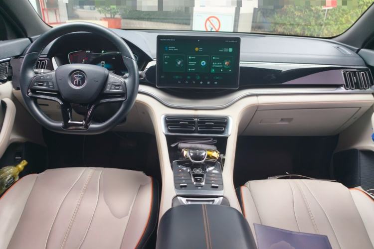 Used BYD Song PLUS New Energy 2021 DM-i 110KM Flagship Model Center Console