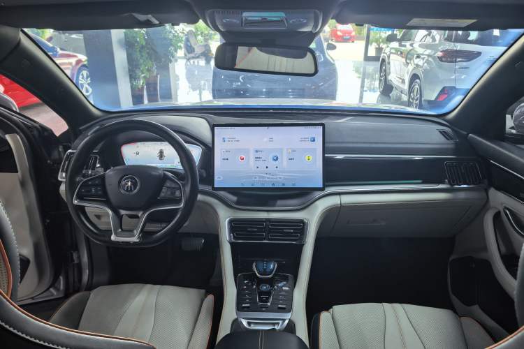 Used BYD Song PLUS New Energy 2021 DM-i 110KM Flagship PLUS 5G Edition Center Console