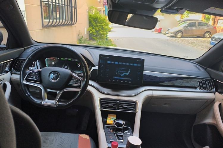 Used BYD Song PLUS New Energy 2021 EV Flagship Model Center Console