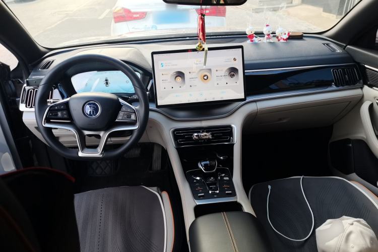 Used BYD Song PLUS New Energy 2021 DM-i 110KM Flagship PLUS 5G Edition Center Console