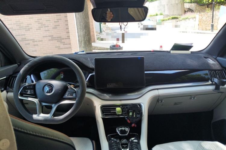 Used BYD Song PLUS New Energy 2021 DM-i 110KM Flagship PLUS Center Console