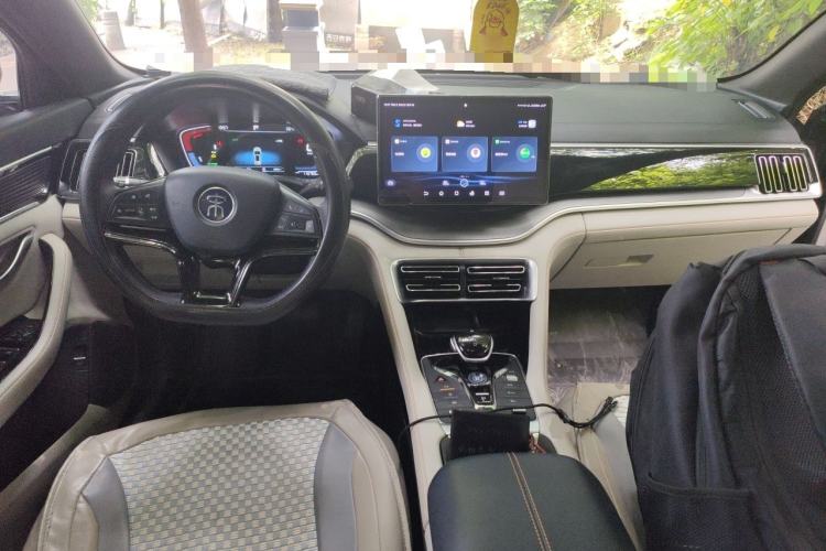 Used BYD Song PLUS New Energy 2021 DM-i 110KM Flagship Model Center Console