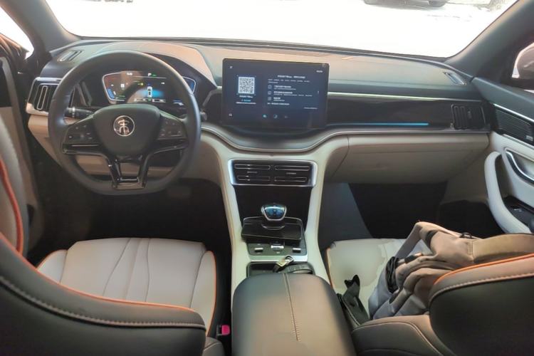 Used BYD Song PLUS New Energy 2021 DM-i 110KM Flagship Model Center Console