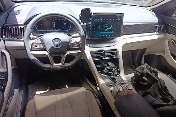 Used BYD Song PLUS New Energy 2021 DM-i 110KM Flagship PLUS Center Console