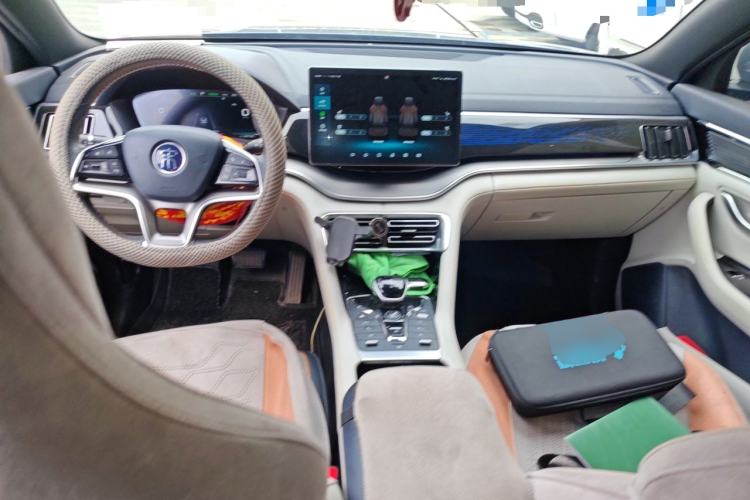 Used BYD Song PLUS New Energy 2021 EV Flagship Model Center Console