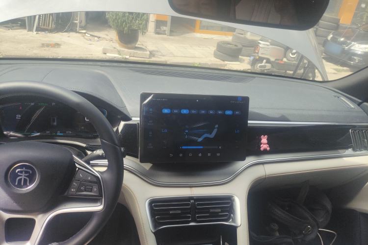 Used BYD Song PLUS New Energy 2021 DM-i 100KM Four-Wheel Drive Flagship PLUS Center Console
