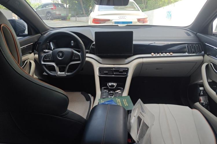 Used BYD Song PLUS New Energy 2021 DM-i 110KM Flagship Model Center Console