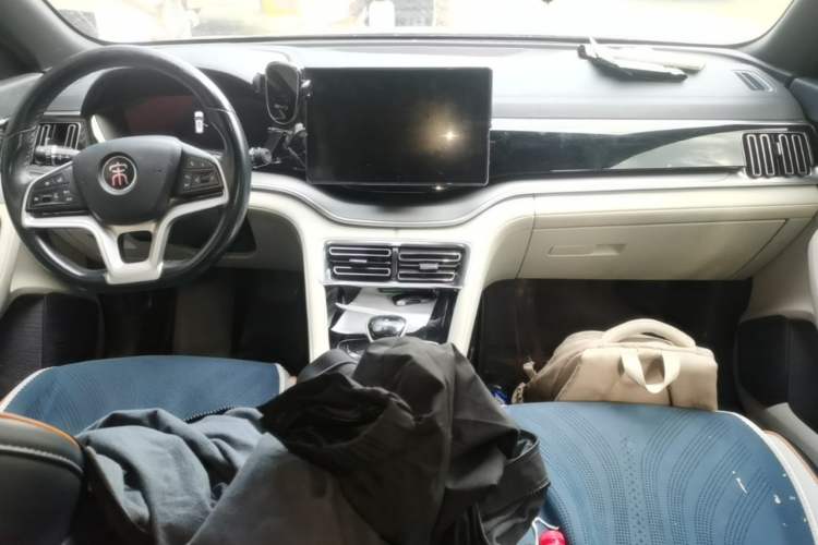 Used BYD Song PLUS New Energy 2021 EV Deluxe Model Center Console