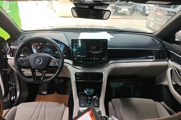 Used BYD Song PLUS New Energy 2021 DM-i 110KM Flagship Model Center Console