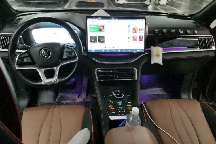 Used BYD Song PLUS New Energy 2021 DM-i 100KM Four-Wheel Drive Flagship PLUS Center Console