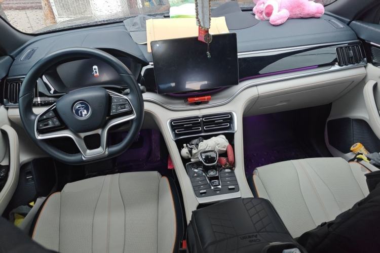 Used BYD Song PLUS New Energy 2021 DM-i 51KM Prestige Model Center Console