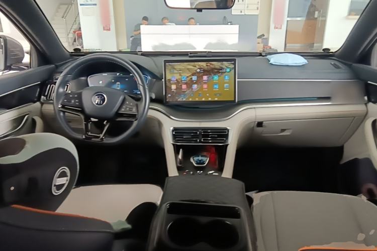 Used BYD Song PLUS New Energy 2021 DM-i 110KM Flagship Model Center Console