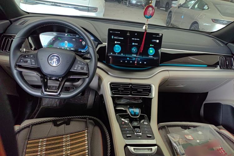 Used BYD Song PLUS New Energy 2021 DM-i 110KM Flagship Model Center Console