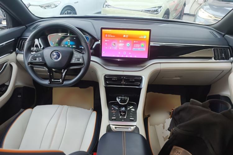 Used BYD Song PLUS New Energy 2021 DM-i 110KM Flagship Model Center Console