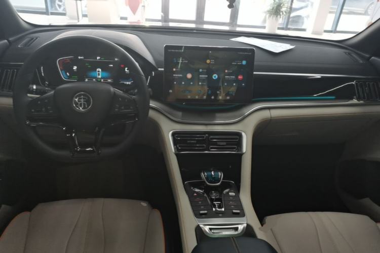 Used BYD Song PLUS New Energy 2021 DM-i 110KM Flagship Model Center Console