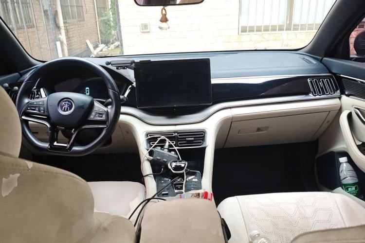 Used BYD Song PLUS New Energy 2021 DM-i 110KM Flagship Model Center Console