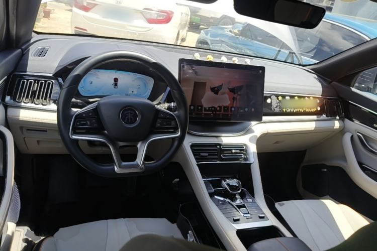 Used BYD Song PLUS New Energy 2021 DM-i 110KM Flagship PLUS 5G Edition Center Console