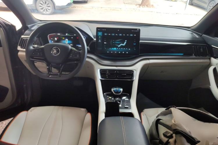 Used BYD Song PLUS New Energy 2021 DM-i 110KM Flagship Model Center Console
